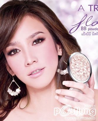 wow!! มิสทีน จับ"อั้ม"ฮอทต่อด้วย"Mistine : White Spa Serum Lotion Placenta "!!!!!