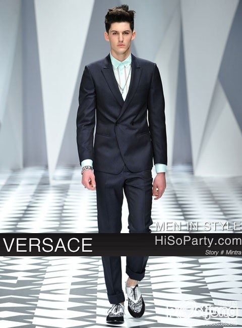 แฟชั่น สุด ฮ๊อต ของดารา กำลังมาแรง พรายใต้ แบร์นดัง ระดับโลก VERSACE(เวอชาเช่)