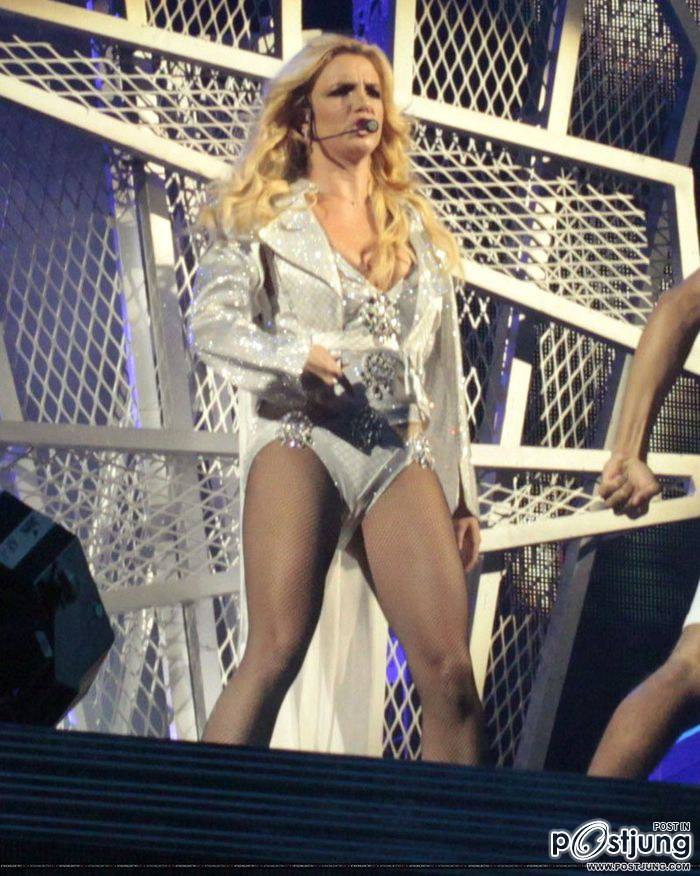 Britney Live