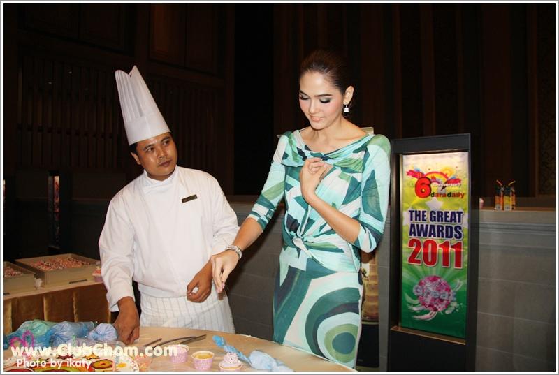 ชมพู่ อารยา สวยสง่ามากๆกับชุดแบรนด์ดัง