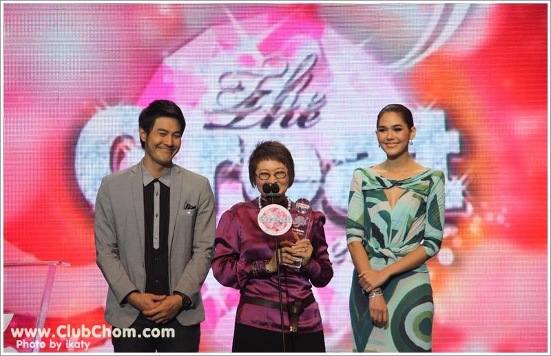 ชมพู่ อารยา สวยสง่ามากๆกับชุดแบรนด์ดัง