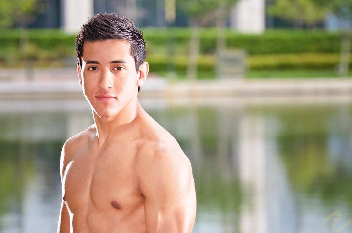 หนุ่มเอเชียล่ำ่เกิน