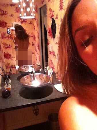 ภาพหลุดเป็นเหตุ! ชาวเน็ตแห่ถ่ายรูปล้อเลียนดาราสาว