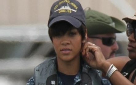 สัมภาษณ์ล่าสุด Rihanna กับหนังเรื่อง Battleship!