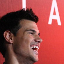 ไป ดู หนัง ของ Taylor Lautner  รึ ยัง