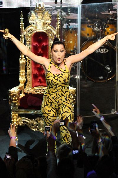 มาดูภาพการแสดง Jessie J จากที่ VIP Room Theatre