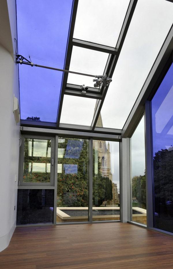 Contemporary English House Architecture in Glass