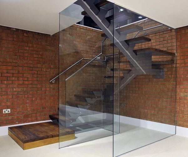 Contemporary English House Architecture in Glass