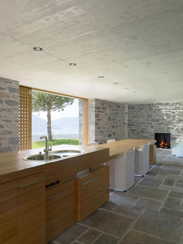 ถ้าคุณชอบบ้านทรง 口 คุณอาจชอบCube Shaped Home Hidden in the City