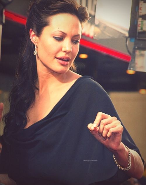 Angelina Jolie สวยสังหาร