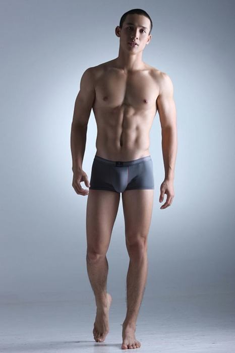 หนุ่่มเอเชียจานร้อนให้คุณ