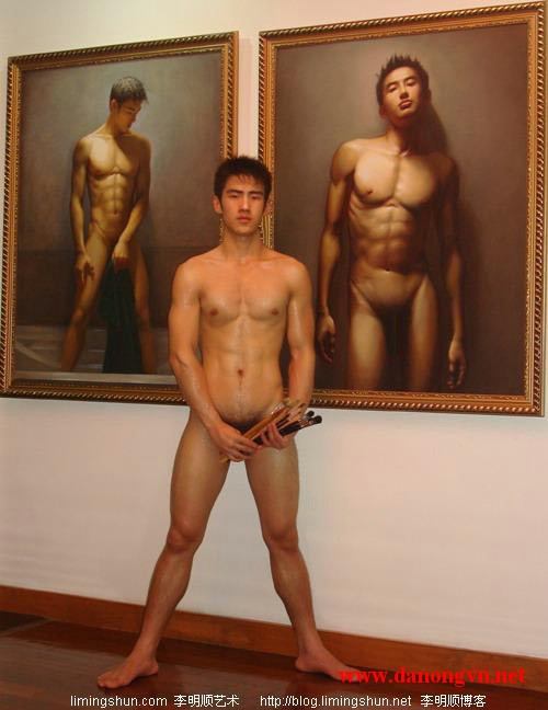 หนุ่่มเอเชียจานร้อนให้คุณ