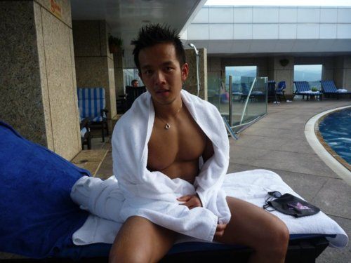 หนุ่่มเอเชียจานร้อนให้คุณ