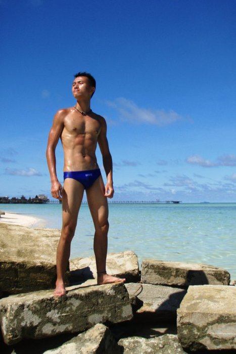 หนุ่่มเอเชียจานร้อนให้คุณ