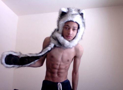 หนุ่่มเอเชียจานร้อนให้คุณ