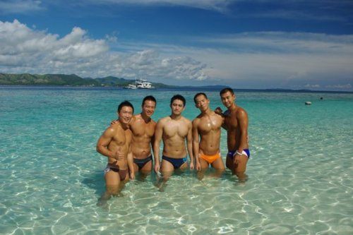 หนุ่่มเอเชียจานร้อนให้คุณ