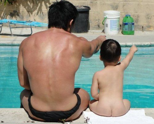 หนุ่่มเอเชียจานร้อนให้คุณ