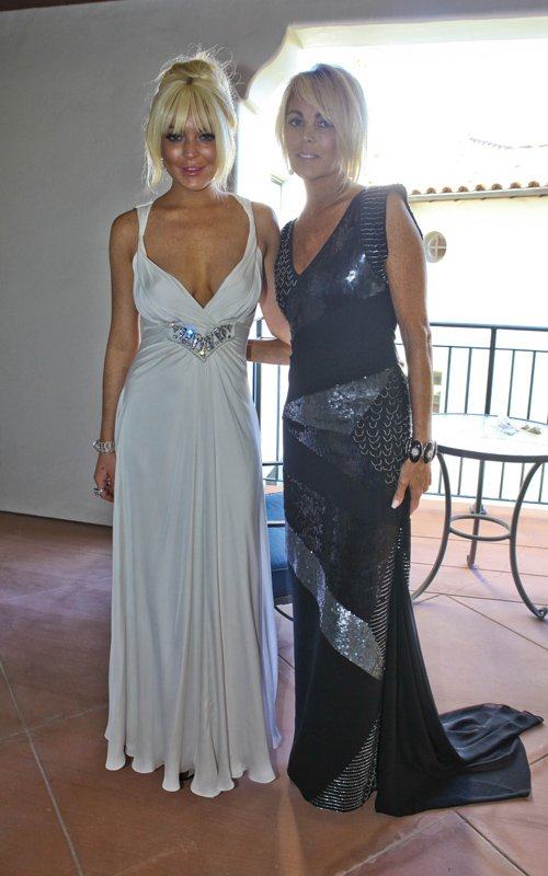 ใครเป็นแม่&hellip;ใครเป็นลูกโธ่ๆไม่น่าเลย Lindsay Lohan!!