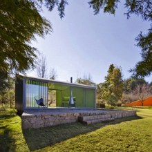 บ้านโปร่งกลางป่าMini Glass House is Big on Style & Spirit