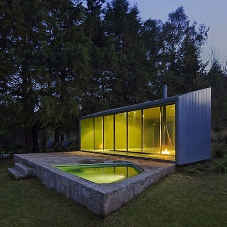 บ้านโปร่งกลางป่าMini Glass House is Big on Style & Spirit