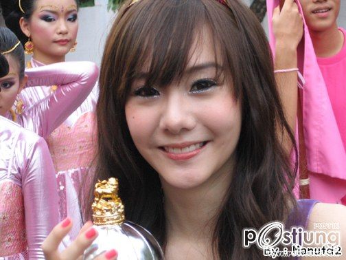 สาววัยทีนเมืองไทยไม่แพ้ชาติใด