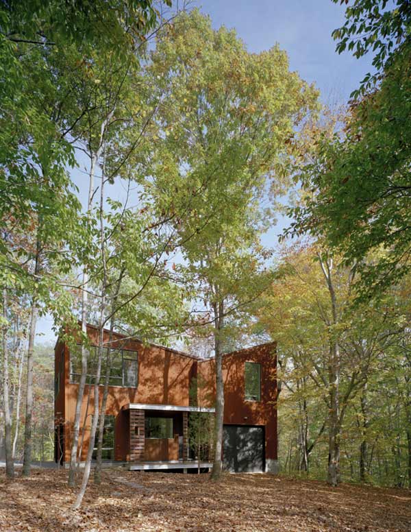 อีกหนึ่งบ้านกลางป่าที่น่าสนใจInverted Roof Architecture on Anna Lake, Virginia