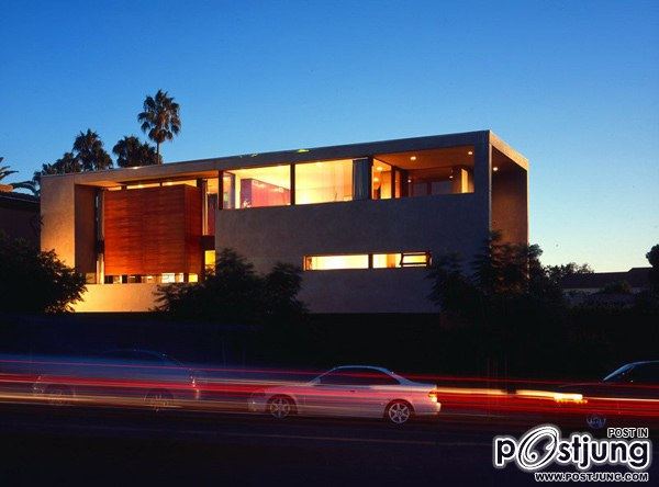 Modern California Architecture on a former brown-field site