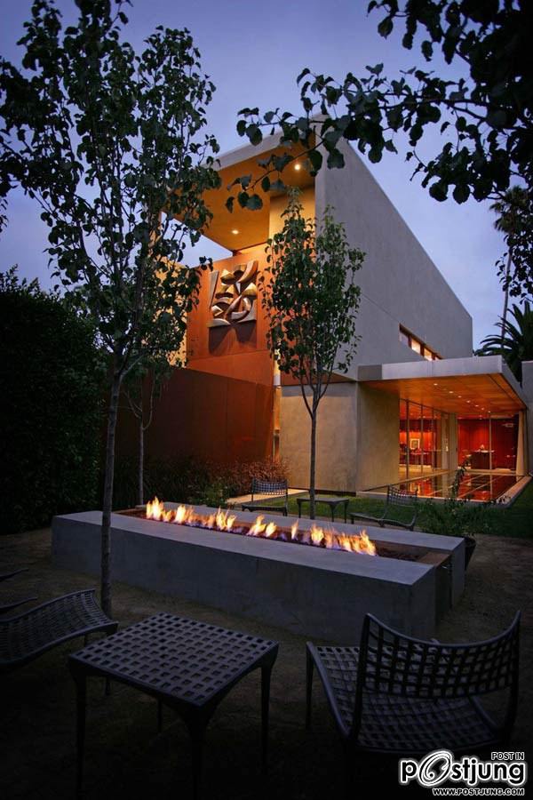 Modern California Architecture on a former brown-field site