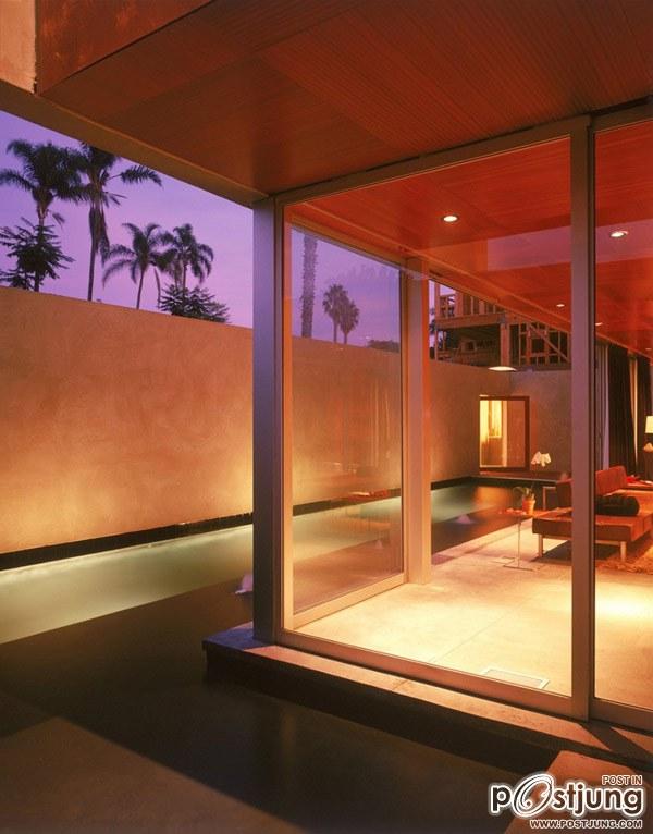 Modern California Architecture on a former brown-field site