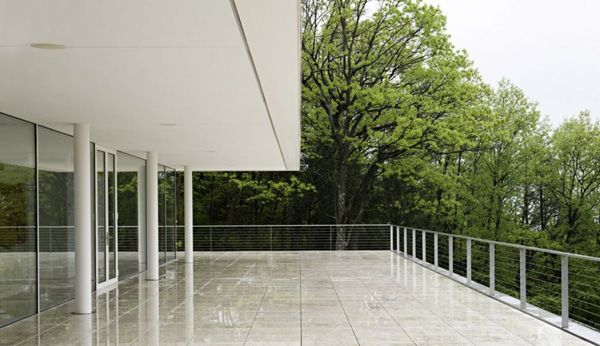 Platform House Design Overlooking Hudson River