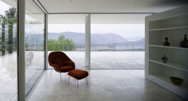 Platform House Design Overlooking Hudson River