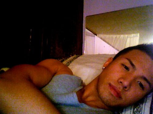 สักคนก่อนนอนมั้ยครับ