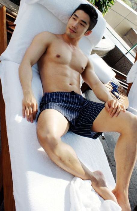 สักคนก่อนนอนมั้ยครับ