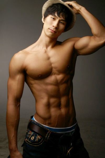 สักคนก่อนนอนมั้ยครับ