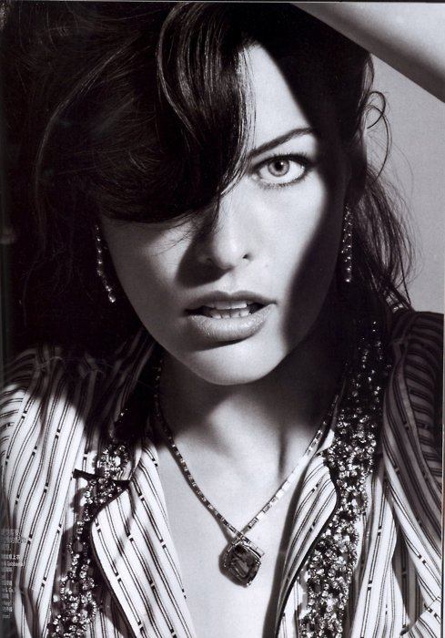 นางเอกภาพยนต์เอกชั่น Milla Jovovice & Kate Blackwincael