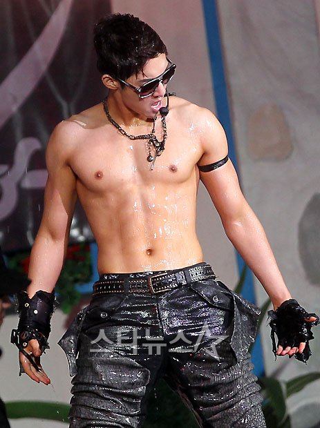 เชิญแฟนคลับมาพาตัวไปที