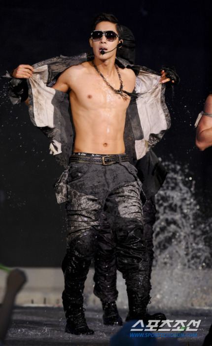 เชิญแฟนคลับมาพาตัวไปที