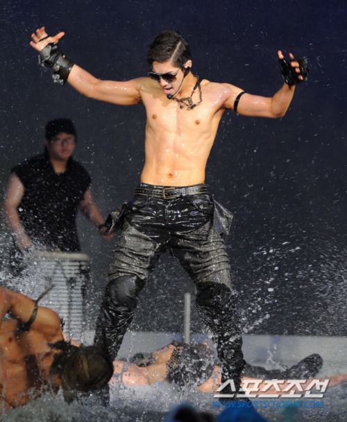 เชิญแฟนคลับมาพาตัวไปที