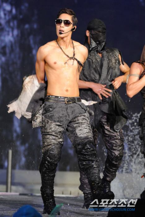 เชิญแฟนคลับมาพาตัวไปที