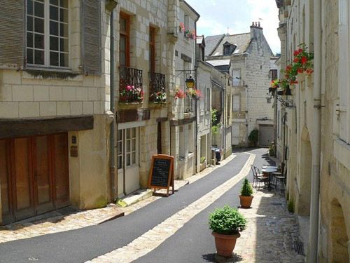 ภาพสวยๆ ของ "กำแพง ก้อนหิน ประตูและดอกไม้"