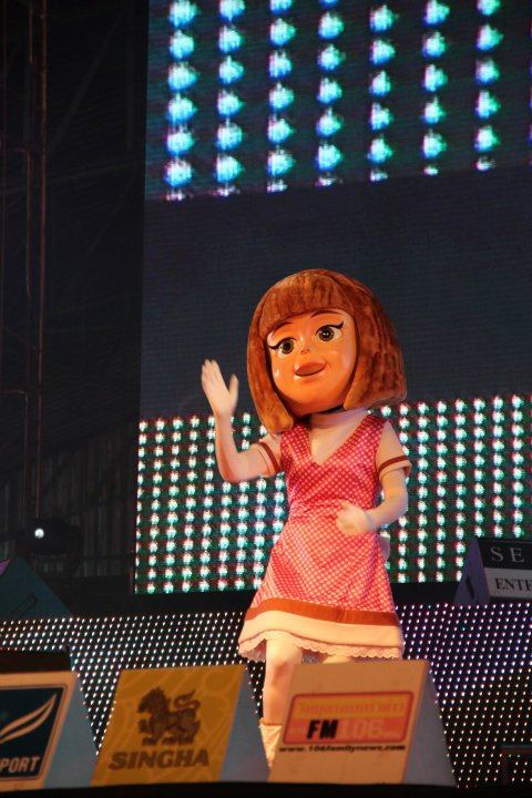 เบิร์ดแลนด์ @ งานทีวี 3 สัญจร รวมน้ำใจช่วยภัยน้ำท่วม จ.ลพบุรี