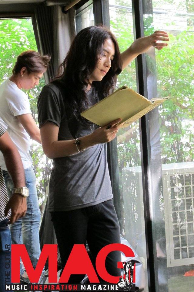 Singular เบื้องหลังถ่ายแบบนิตยสาร THE GUITAR MAG.
