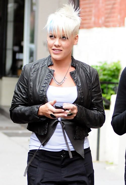 Pink ที่กองถ่ายหนังเรื่อง Thanks For Sharing