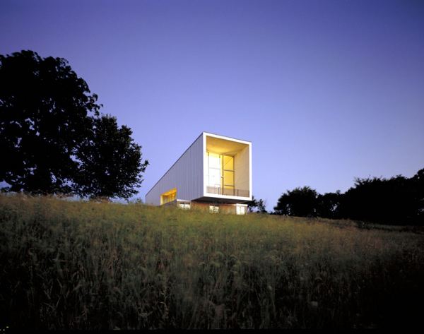 Galvanized Metal Cladding House Built on Budget