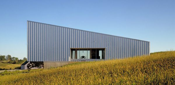 Galvanized Metal Cladding House Built on Budget