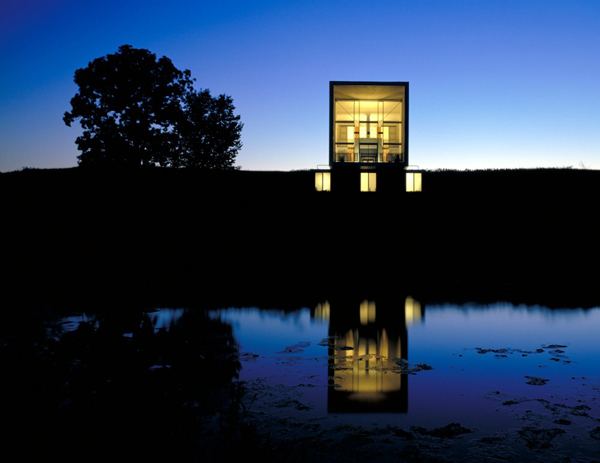 Galvanized Metal Cladding House Built on Budget