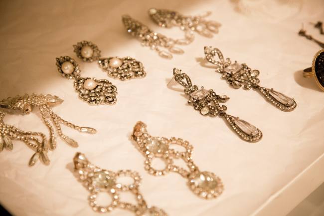 First Look: Katy Perry is a 1920′s Glamour Girl for ghd’s Scarlett Collection