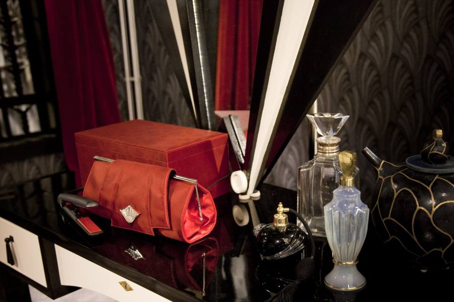 First Look: Katy Perry is a 1920′s Glamour Girl for ghd’s Scarlett Collection