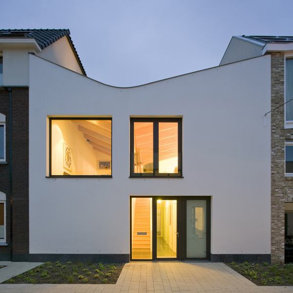 Bended Roof House in Netherlands