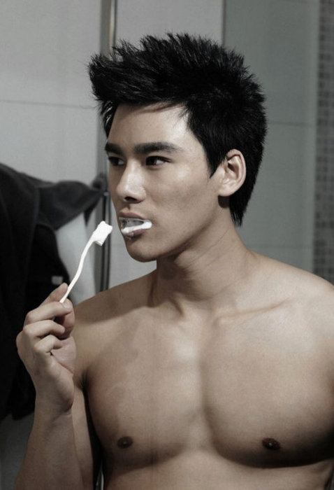 ผู่้ชายเนื้อแน่นน่ากอด